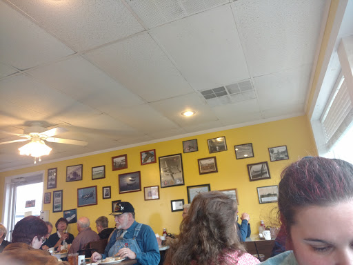 Diner «Family Ties Restaurant», reviews and photos, 904 Webb Ave, Crossville, TN 38555, USA