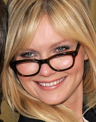 Kirsten Dunst com óculos de grau