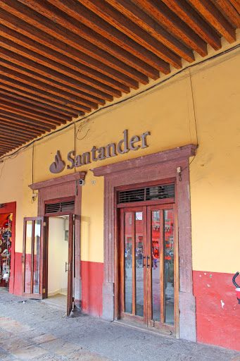 Santander, Portal de Guadalupe 4, Centro, Zona Centro, 37700 San Miguel de Allende, Gto., México, Institución financiera | GTO