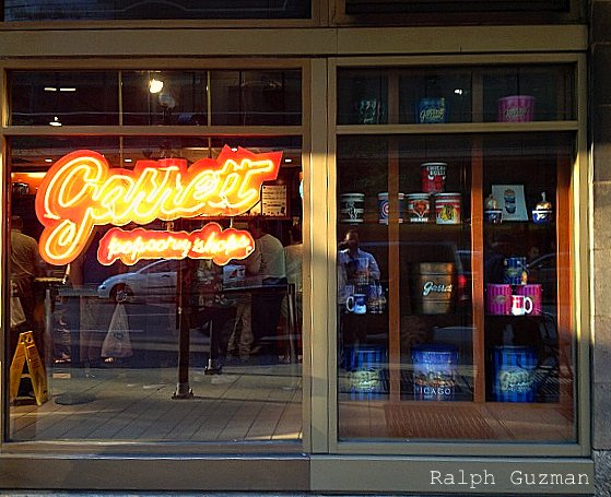 Garrett Popcorn Shops, Chicago - RatedRalph.com