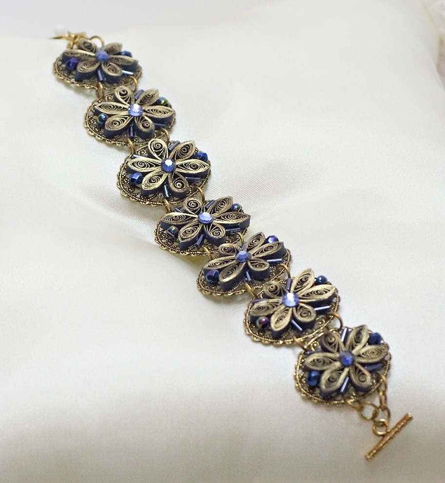 Appel Quilling Garden Quilled in Blue Bracelet