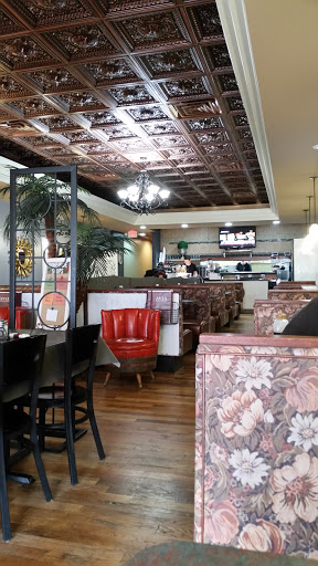 Restaurant «Avia Family Dining», reviews and photos, 111 S Saginaw St, Holly, MI 48442, USA