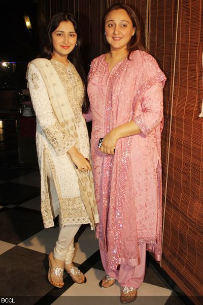 Shaheen and her daughter smile for the lens during Avinash Wadhawan's bash, held at La Patio, Andheri (W), Mumbai on January 31, 2013. (Pic: Viral Bhayani)