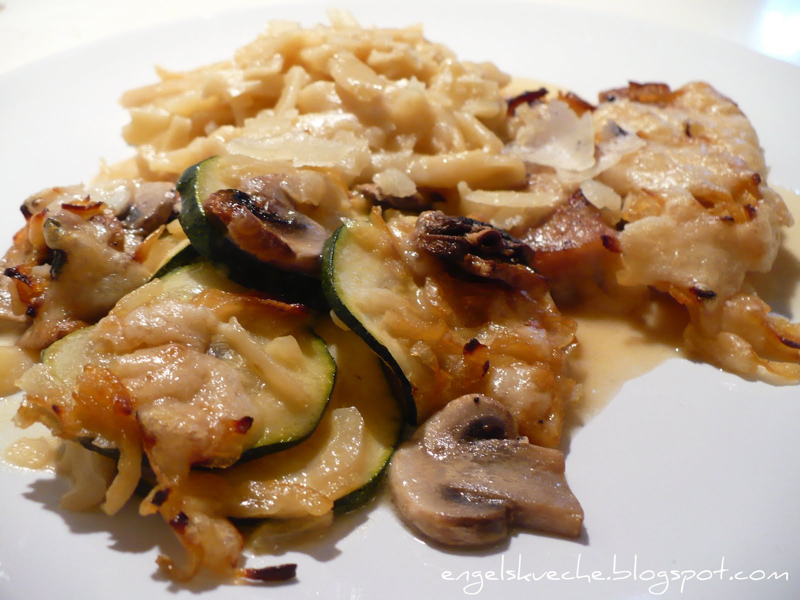 Essen aus Engelchens Küche: Überbackene Schnitzel mit Gemüse in Zwiebelsoße