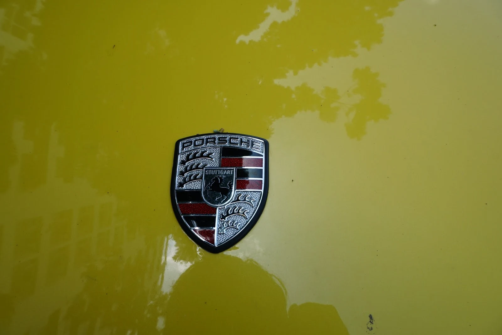 Porsche 911 V-GT vàng