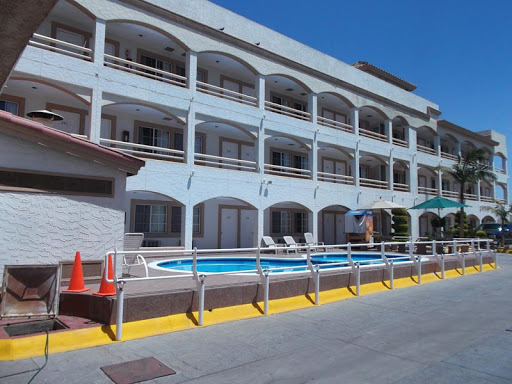 Hotel Pueblito Inn, Blvd. Benito Juárez 286, Predios Urbanos, 22710 Rosarito, B.C., México, Hotel en la playa | BC