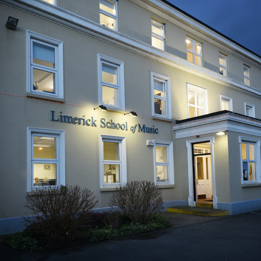 Limerick School of Music / Scoil Cheoil Chathair Luimnigh logo