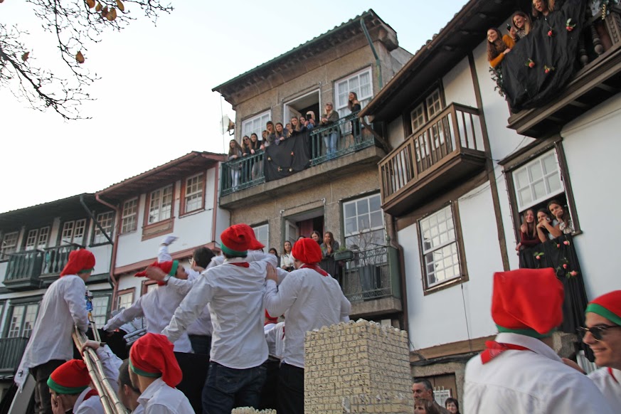 Conhecer Guimarães durante as Festas Nicolinas (e o Pinheiro) | Portugal