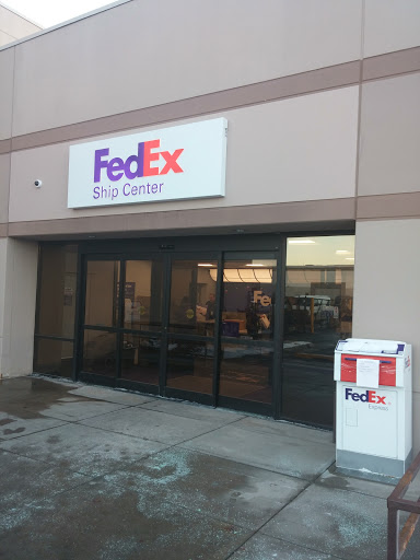 Shipping and Mailing Service «FedEx Ship Center», reviews and photos, 7272 S Joliet St, Englewood, CO 80112, USA