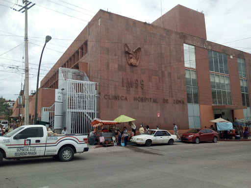 Hospital General De Zona del IMSS - Nogales, Ave. Obregón 756 esq Gral. Mariano Escobedo, Centro, 84000 Nogales, Son., México, Servicios de emergencias | SON