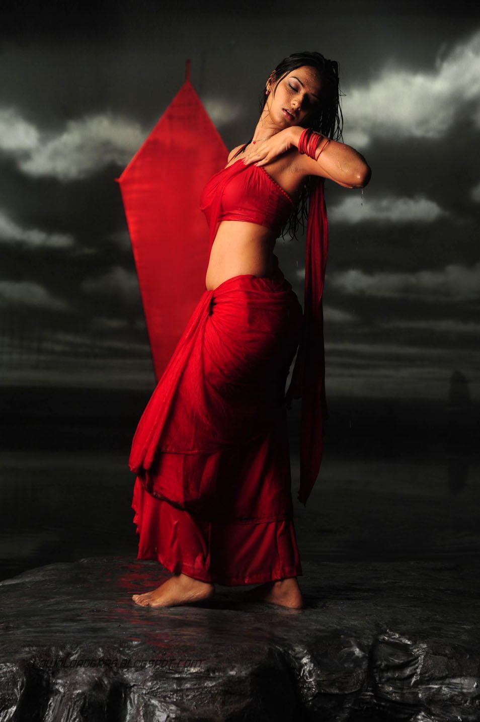 954px x 1435px - Photos Isha Chawla Hot Saree Stills at Prema Kavali Movie | Jhakkaz