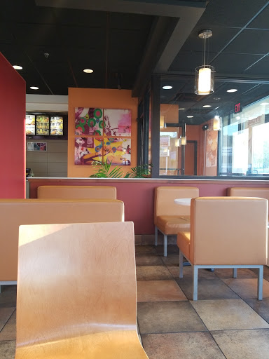 Mexican Restaurant «Taco Bell», reviews and photos, 1320 Main St, Willimantic, CT 06226, USA