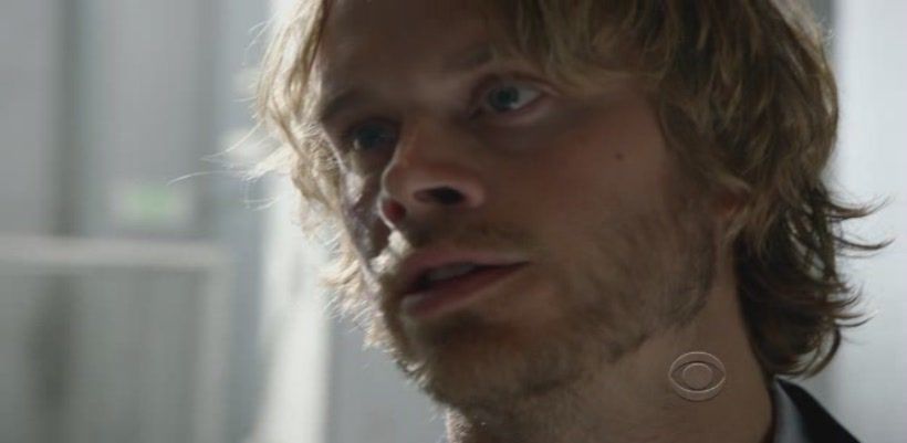 Deeks y sus alias S2E1_00637