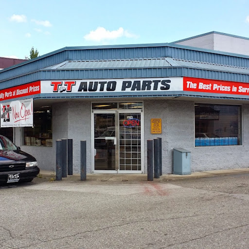 T & T AUTO PARTS FLEETWOOD logo