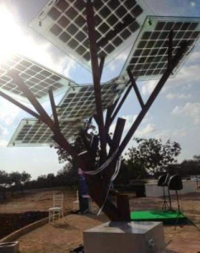 Israeli Engineers Create Solar Tree