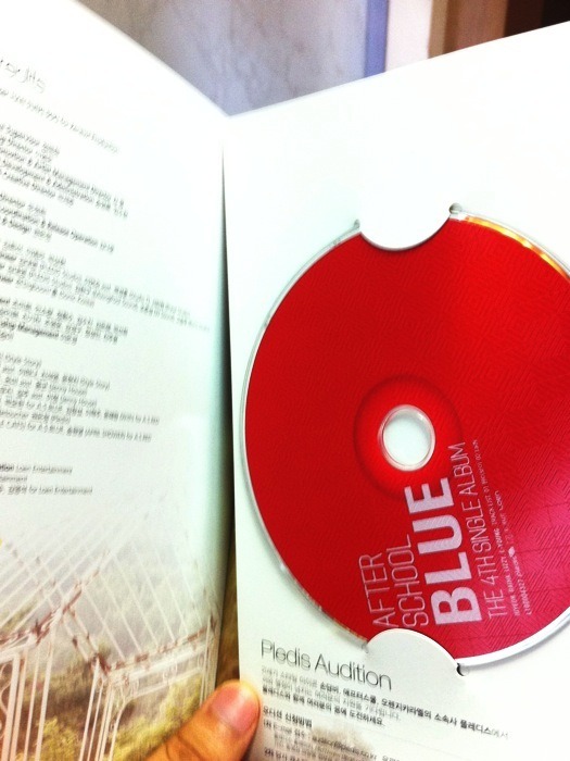 Fantaken: Vista previa de los albums AS RED y AS BLUE F3164b2c0ab553898b1399f1