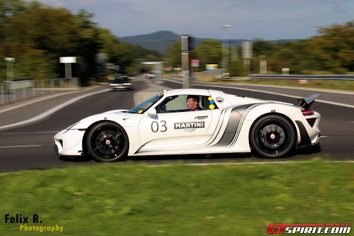 porsche-918-spyder-at-nurburgring-009