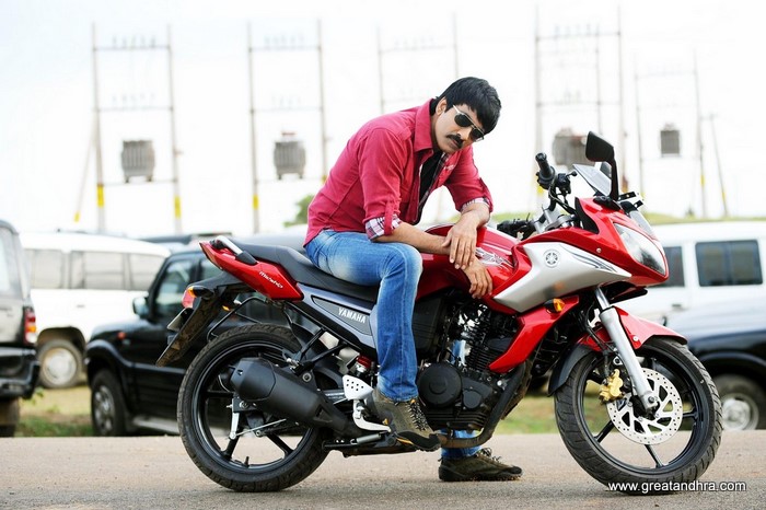 Ravi Teja Nippu Latest Wallpapers