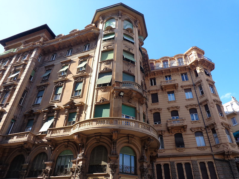 А включите-ка мне усилители качки! А подайте-ка белых пиджаков. Costa Paсifica февраль 13г