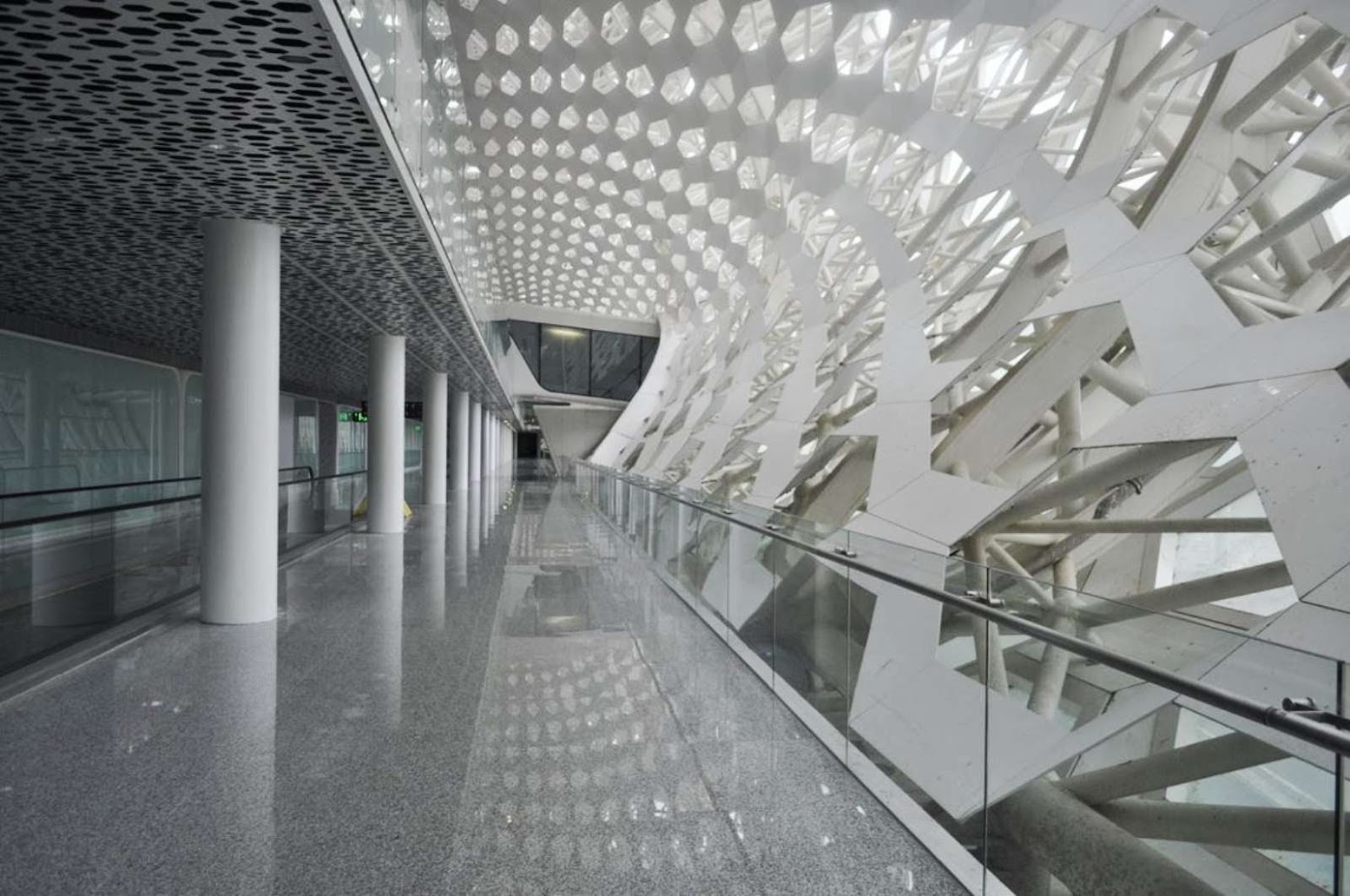 12-Fuksas-completes-Terminal-3-at-Shenzhen-Bao’an-International-Airport