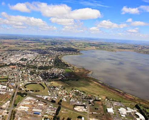 external image Colac%2520aerial%2520ayvjjyt3.jpeg external image Colac%2520aerial%2520ayvjjyt3.jpeg
