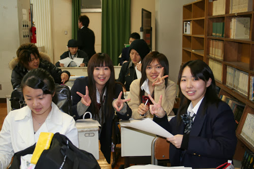 lớp học trong trường kyushu