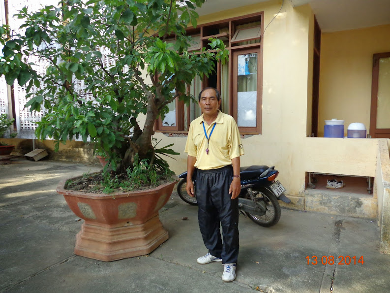 Thầy Huynh thể dục DSC01965