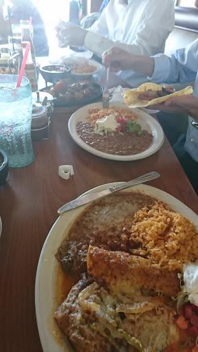 Restaurant «El Patron Mexican Food Restaurant», reviews and photos, 2555 Lake Ave, Altadena, CA 91001, USA