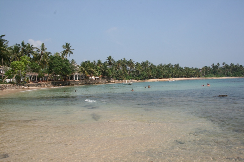 Пляж на Шри-Ланке без волн в конце января