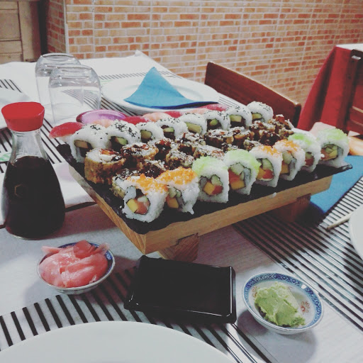 Nui Sushi & Thai bar