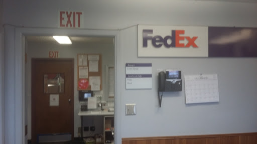 Shipping and Mailing Service «FedEx Ship Center», reviews and photos, 3171 Bozeman Ave, Helena, MT 59601, USA