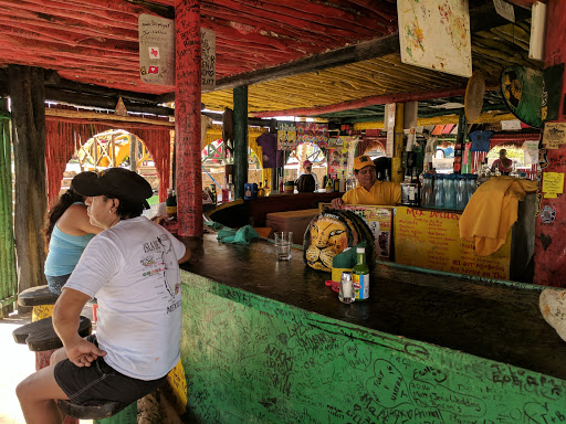 Freedom in Paradise Reggae Beach Bar and Grill, 77600 Cozumel, Cozumel, 77600 Cozumel, Q.R., México, Pub restaurante | QROO