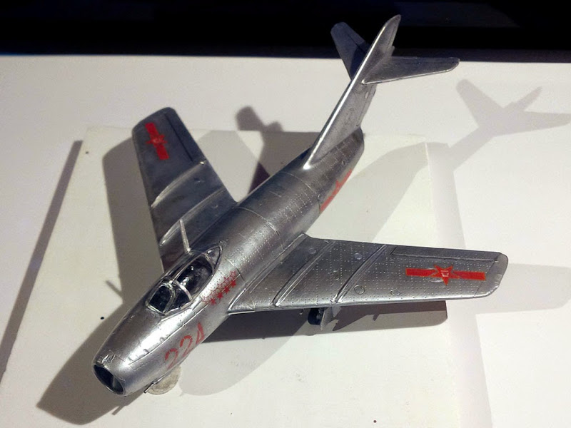 Miss Louise et ses potes: [ESCI] 1/72 - North American F-100D Super Sabre  "Pretty Penny" - Page 4 IMG_20150102_171405