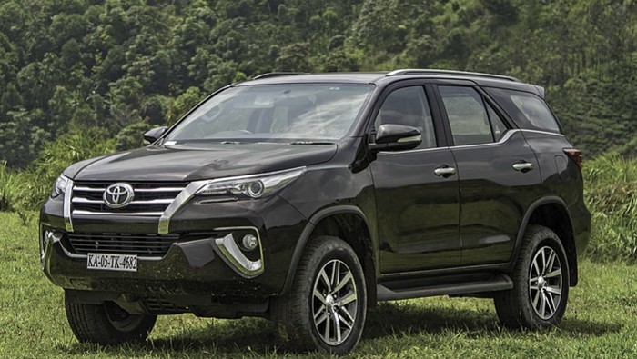 mobil fortuner bekas 4x4