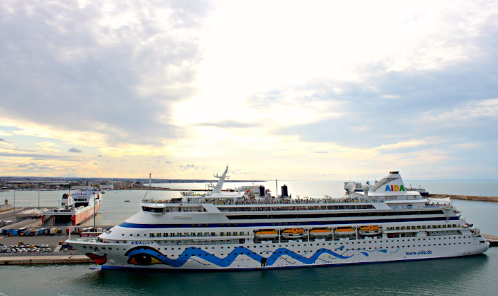 Три "венеции" в круизе по Европе с Гибралтаром и Португалией на MSC Magnifica. 05-06.2012