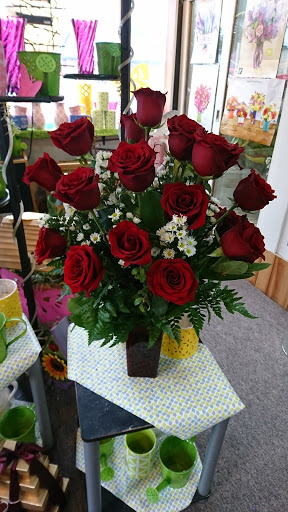 Florist «Petals N Paint», reviews and photos, 16802 Pacific Ave S, Spanaway, WA 98387, USA