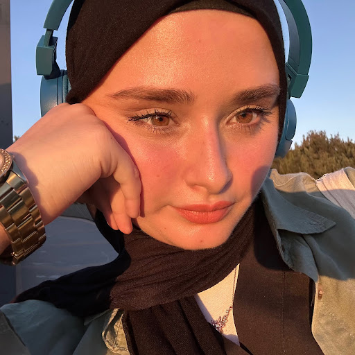Büşra Bulut 박 뷰시아