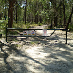 Gate at the end of Warrimoo Ave (26687)