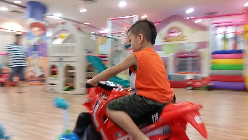 Indochina Riverside Shopping Mall