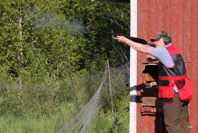 Metsästysammuntaa skeet-radalla