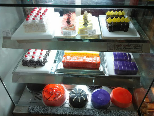 Joy Pastries, 62/1A, Toovipuram 2nd St, Kirubai Nagar, Toovipuram, Thoothukudi, Tamil Nadu 628002, India, Wedding_Cake_Shop, state TN