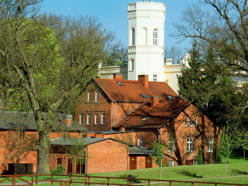 Pałac Mierzęcin Wellness & Wine Resort