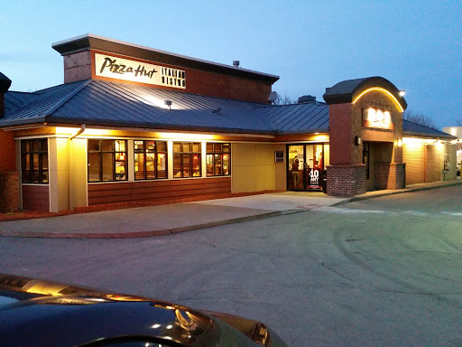 Pizza Restaurant «Pizza Hut», reviews and photos, 101 Cavasina Dr, Canonsburg, PA 15317, USA