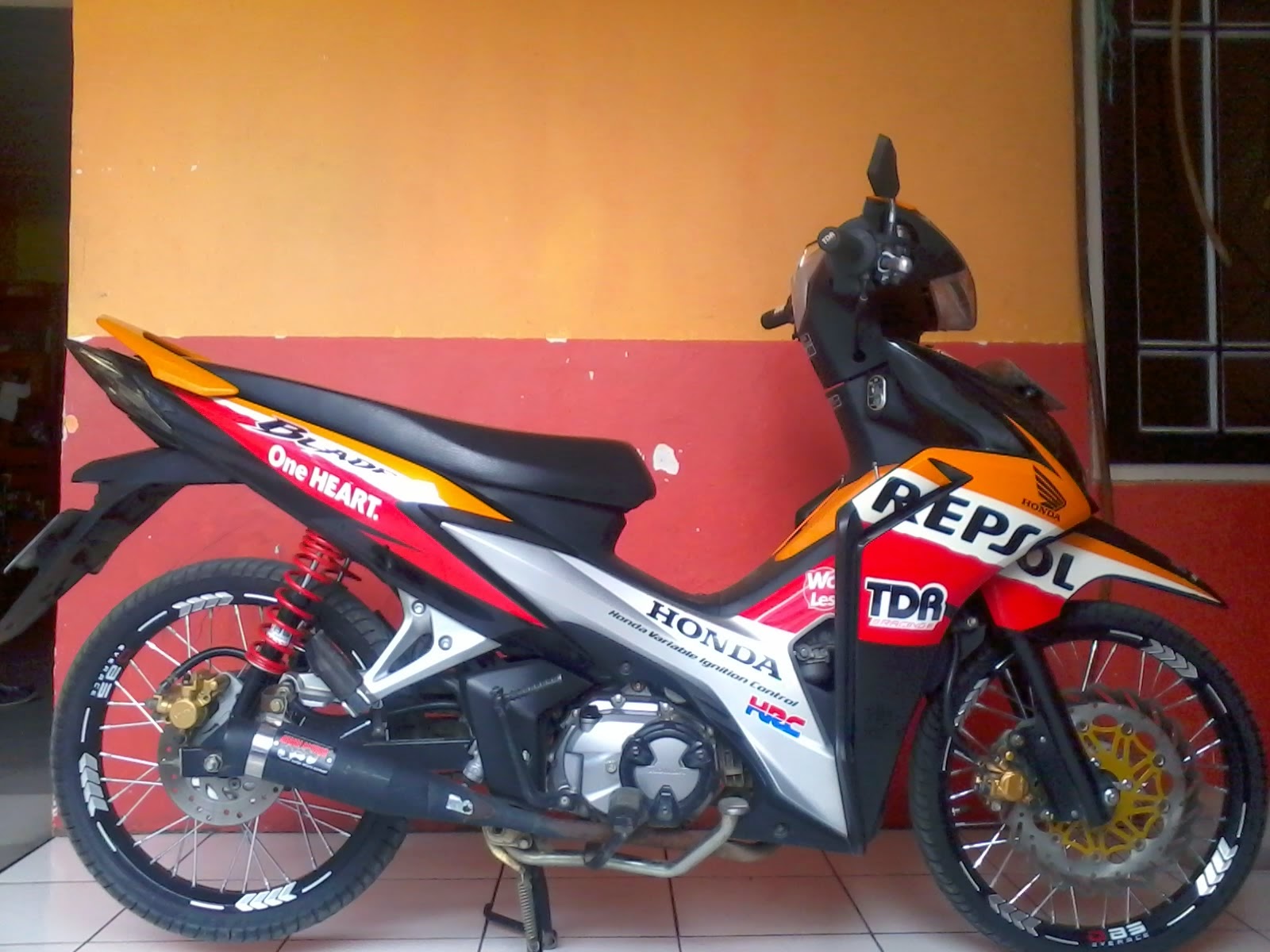 modifikasi honda blade repsol 2013