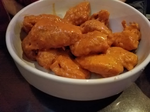 Restaurant «Buffalo Wings & Rings», reviews and photos, 8661 Columbus Pike, Lewis Center, OH 43035, USA
