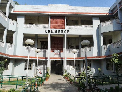 Department of Commerce, Chhatra Marg, Delhi School Of Economics, University Enclave, Delhi, 110007, India, University_Department, state UP