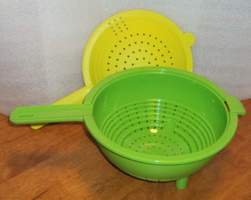  Tupperware Double Colander in Green