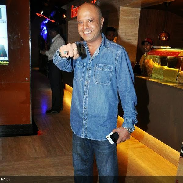 Naved Jaffrey gestures at the premiere of the movie War Chhod Na Yaar, held in Mumbai, on October 10, 2013. (Pic: Viral Bhayani)
