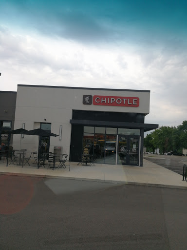 Mexican Restaurant «Chipotle Mexican Grill», reviews and photos, 3450 Dodge St, Dubuque, IA 52003, USA