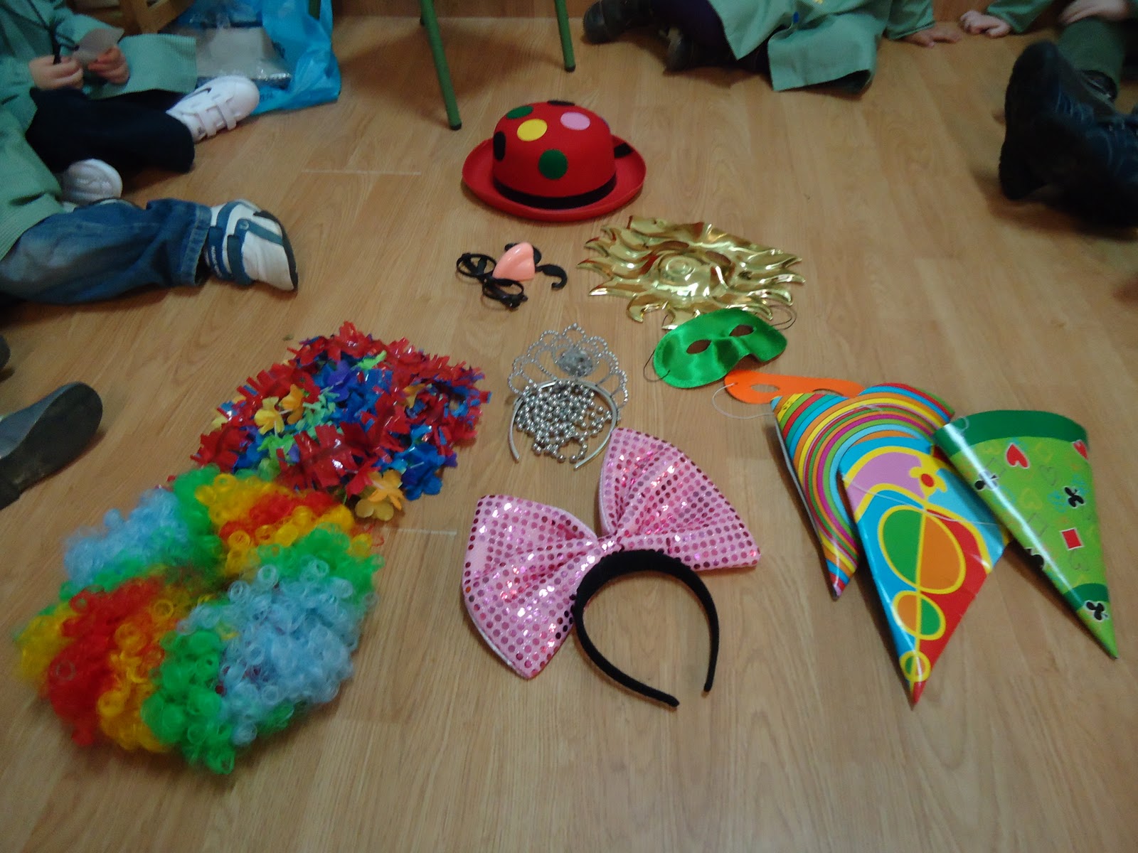 los peques del cole: ¡LLEGÓ EL CARNAVAL AL COLE!